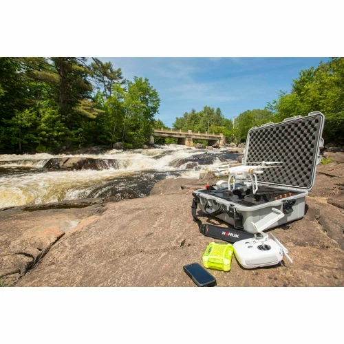 Nanuk 940 Series DJI Ronin M Case 940-RON1 with Foam Insert 21-11/16"L x 16-7/8"W x 8-1/2"H Black 9 Nanuk 940 Series DJI Ronin M Case 940-RON1 with Foam Insert 21-11/16"L x 16-7/8"W x 8-1/2"H Black - Image 9